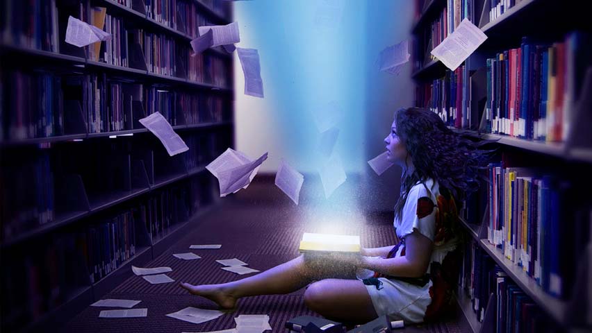 Chica imaginando en Biblioteca