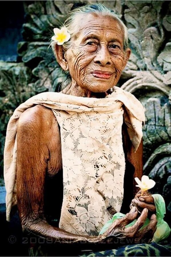Indígena Anciana