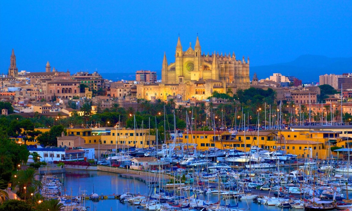 Foto del Puerto y la Catedral de Palma de Mallorca
